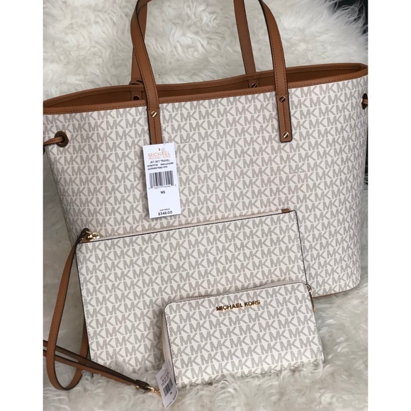 Michael Kors Handbags - Michael Kors tote/wallet Set